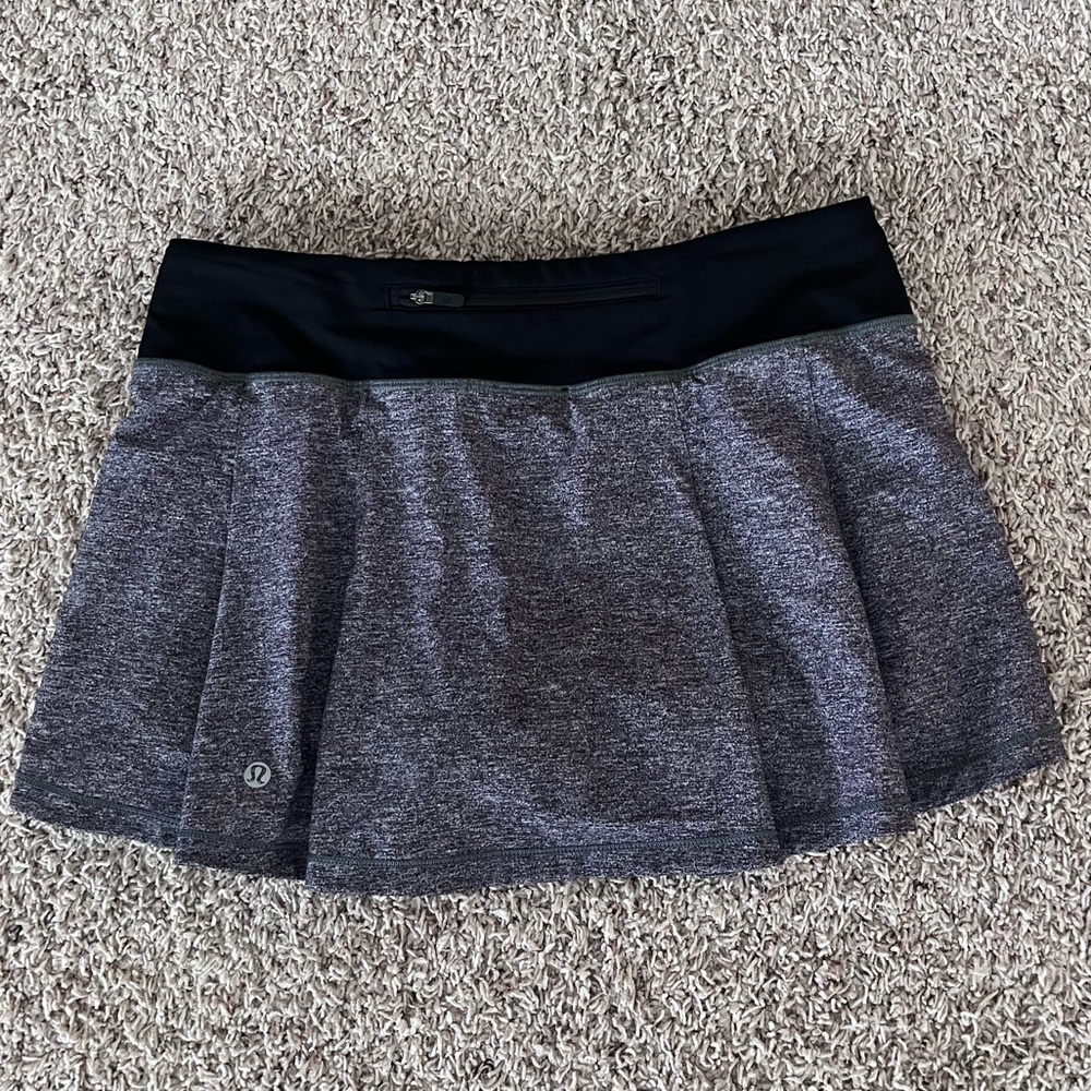 Lululemon tennis skirt, size 6